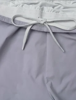 Kvinnor On Shorts|3