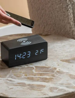 KARLSSON Klockor|Alarm clock Block w. phone charger LED veneer, white LED - Väckarklockor
