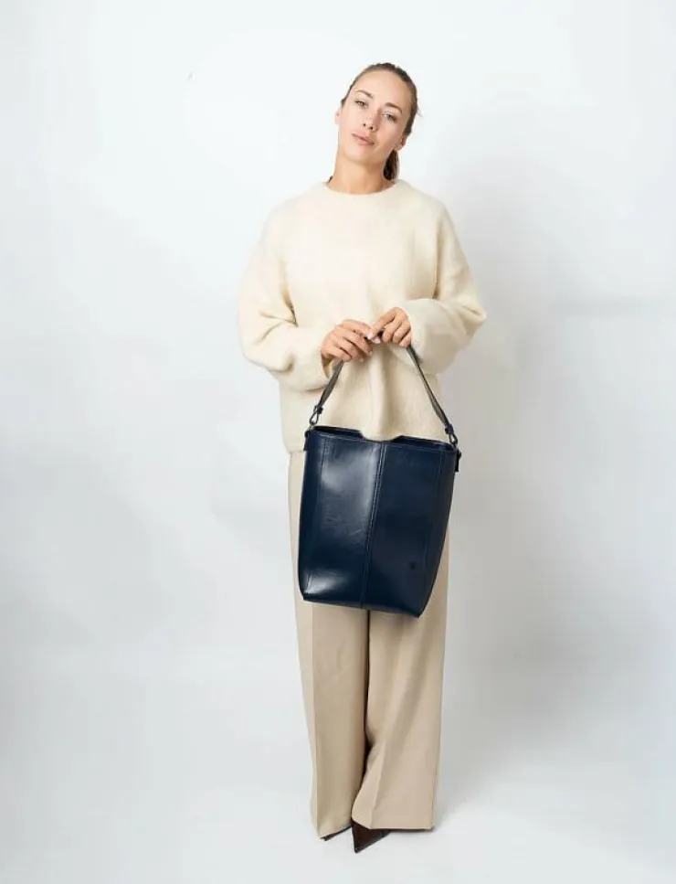 HVISK CASSET GLOSSY STRUCTURE - Bucketväskor|Kvinnor Bucket Bags