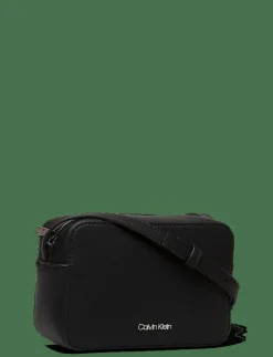 Calvin Klein CK MUST CAMERA BAG - Crossbody Bags|Kvinnor Crossbody Bags
