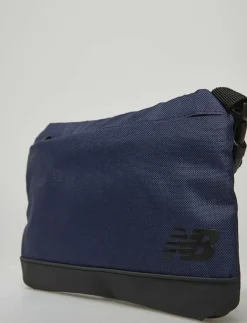Kvinnor New Balance Träningsväskor|Väskor|Essential Sling Bag - Crossbody Bags