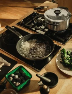 Fiskars FF casserole 3,0L new lid - Grytor| Stekpannor & Kokkärl
