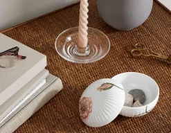 Kähler Dekorationsdetaljer|Hammershøi Poppy Bonbonjär Ø12 cm m. deko - Dekorationsdetaljer