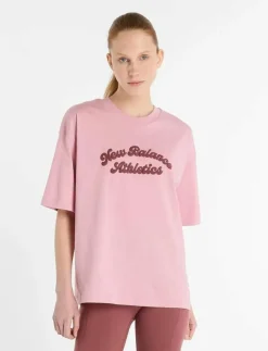 Kvinnor New Balance Toppar & T-Shirts|Linear Heritage Oversized T-Shirt - T-Shirts