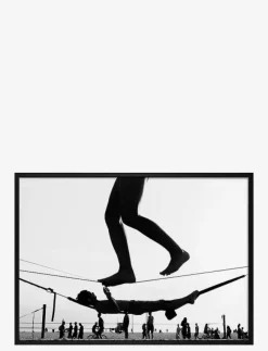 Democratic Gallery Posters & Ramar|Poster Monochrome Balancing Act - Fotokonst