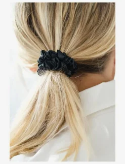 Kvinnor By Barb Hår|Håraccessoarer|Thin silk hair tie - Hårsnoddar