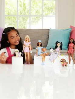 Barbie Twinning Looks Fashion Doll with Pet Dog, Matching Blue Clothes & Accessories, Brunette - Dockor|Barn Dockor & Tillbehör