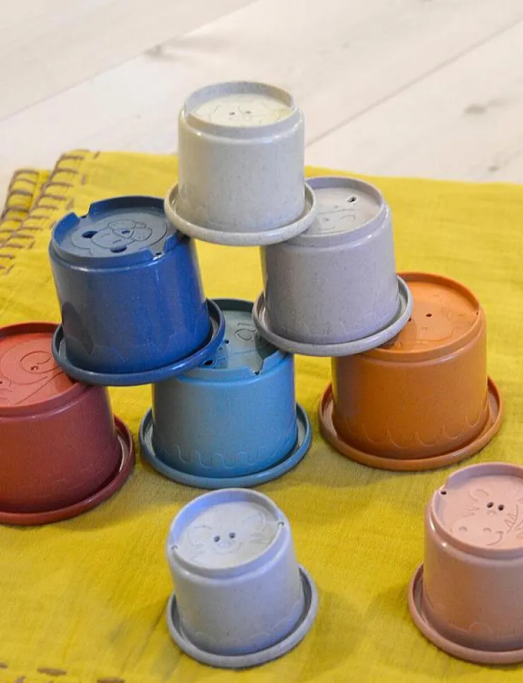 Magni Toys Wheat Straw Stacking Cups, 8 pcs. - Stapelbara klossar|Barn Babyleksaker|Babyleksaker